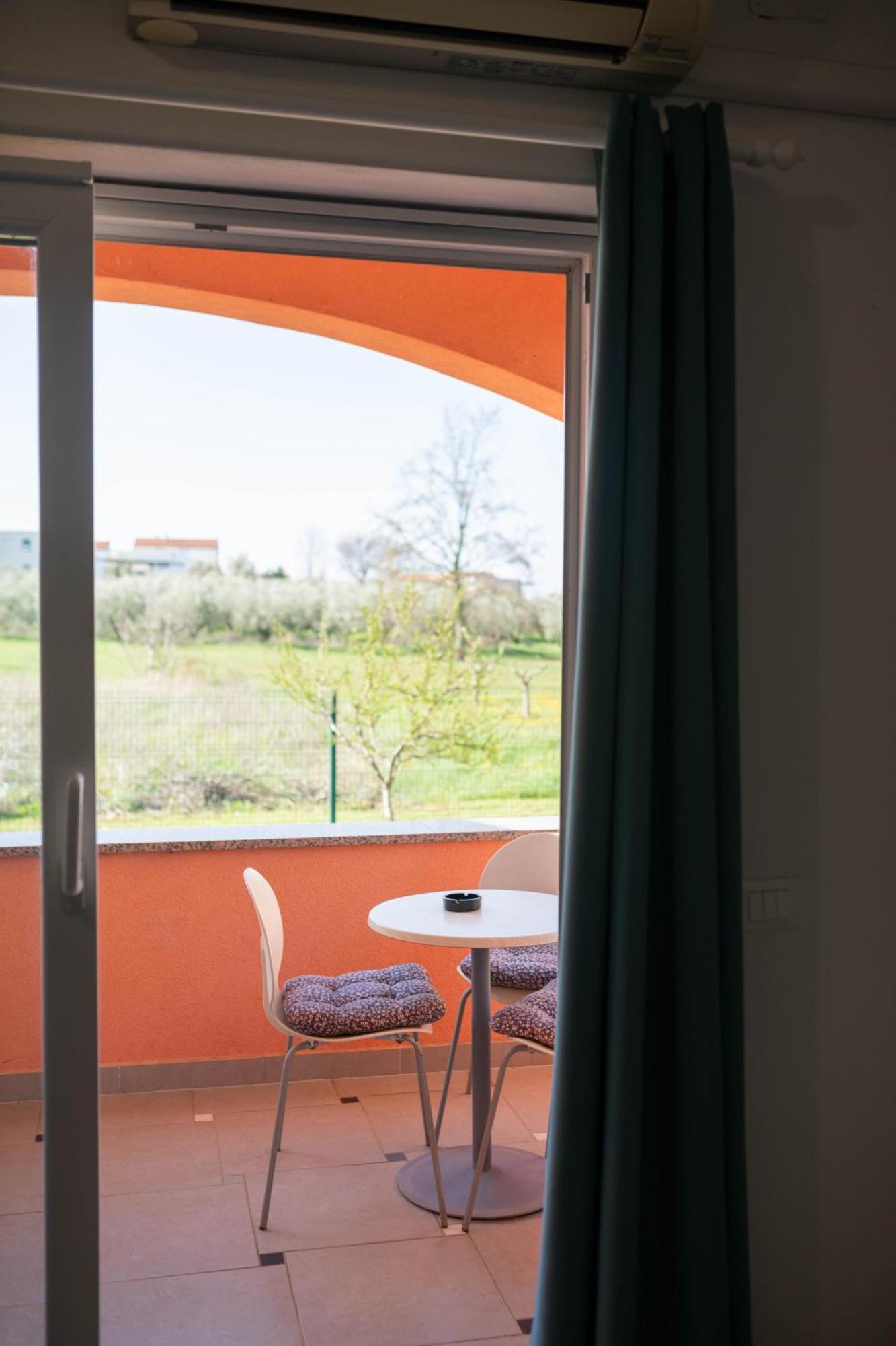 Apartment Thomas Novigrad Istria Exterior foto